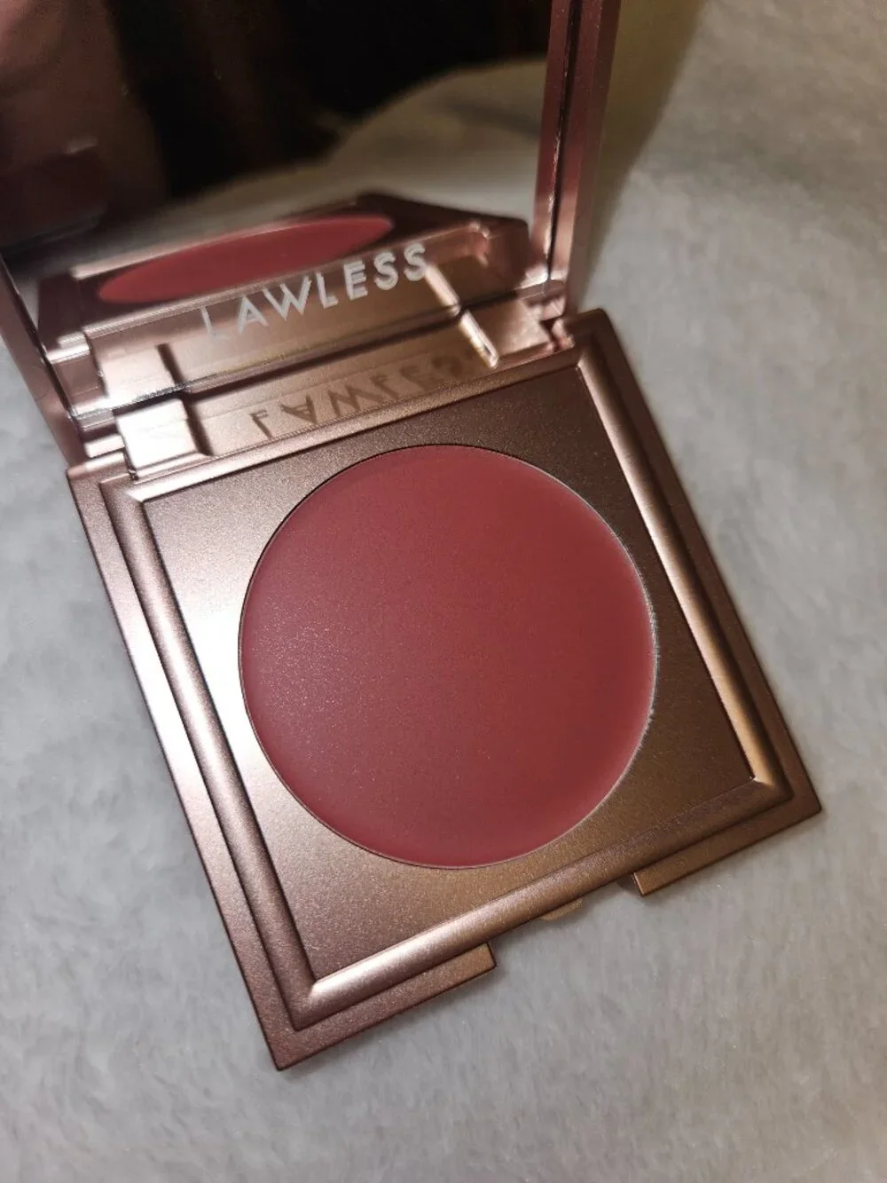 NWT NIB Lawless “Pinch My Cheeks” Soft-Blur Cream Blush in “Duchess”